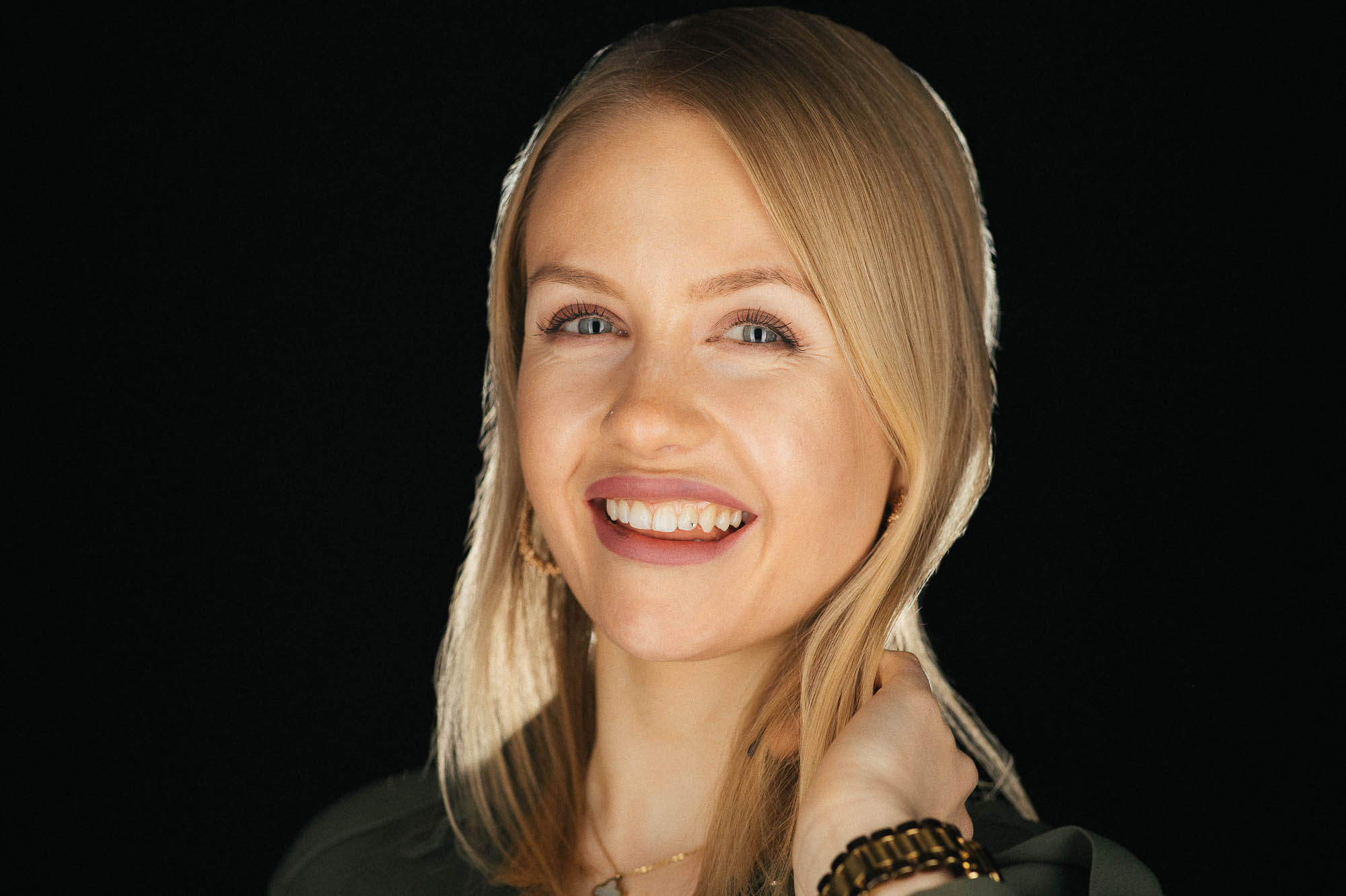 Export x3 Headshot  06554 Dez 01 2019 Bearbeitet Headshots 2019  Miro Nicole Nadine